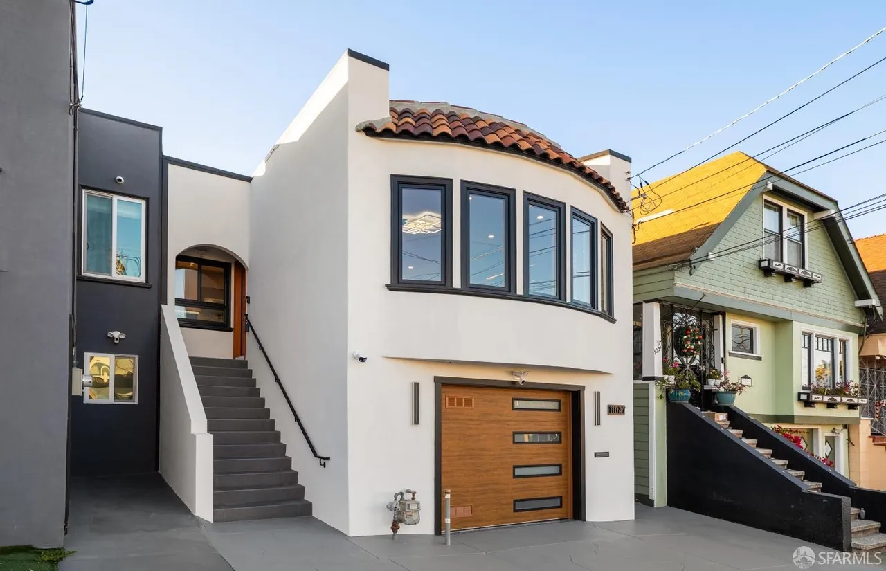 Walnut Park Apartment