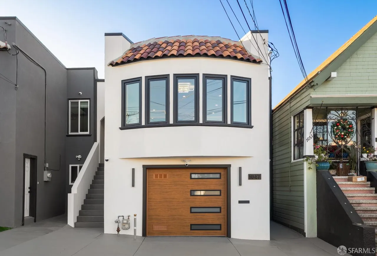 Walnut Park Apartment