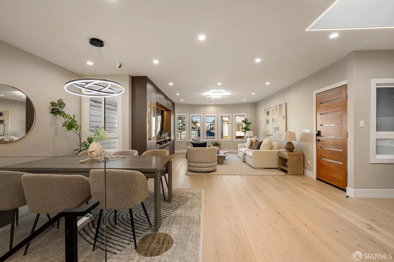 Walnut Park Apartment