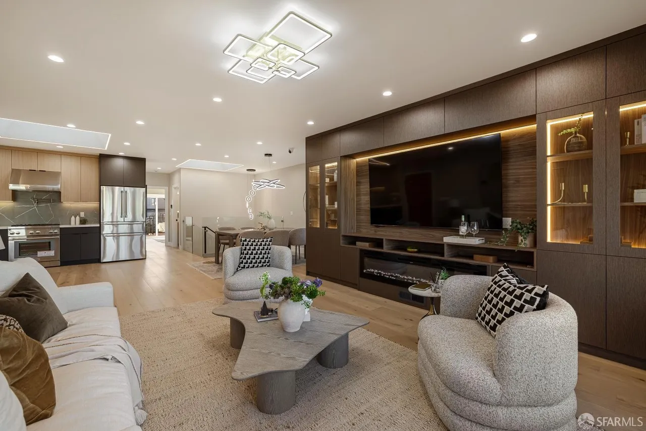 Walnut Park Apartment