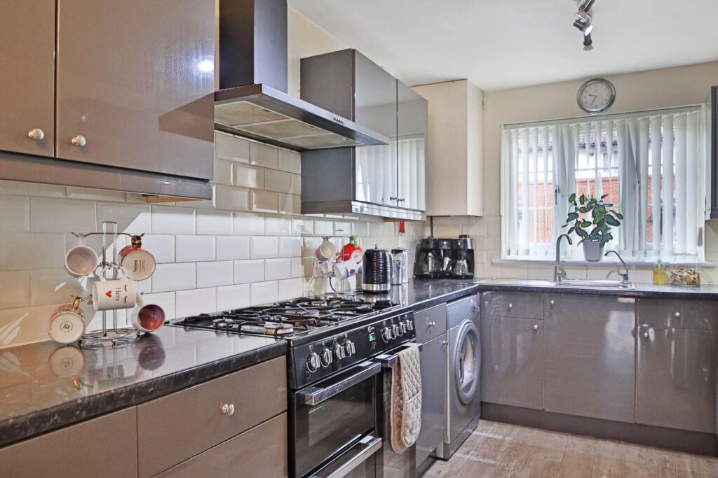 Longworth Close, London **3D FLOORPLAN AVAILABLE **