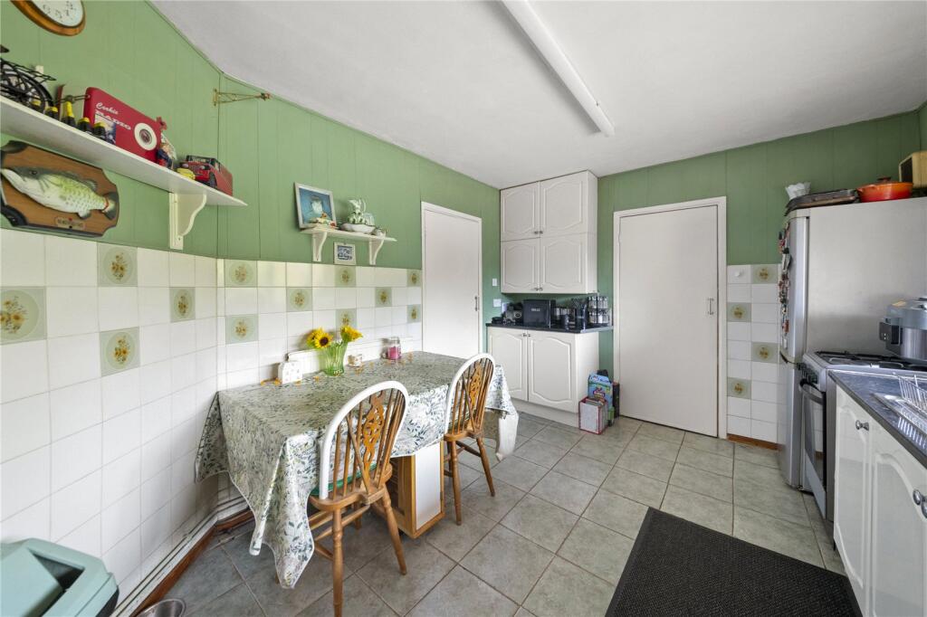 Heather Lane, Yiewsley, West Drayton, UB7