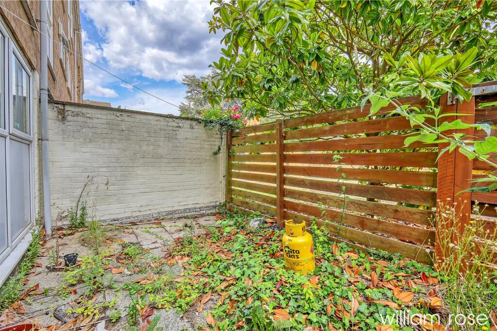 Ford End, Woodford Green