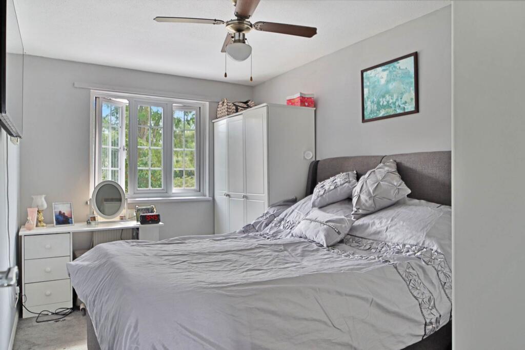 Longworth Close, London **3D FLOORPLAN AVAILABLE **